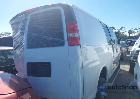 2022 Chevrolet Express Cargo Rwd 2500 Regular Wheelbase Wt z USA, uszkodzony, nr VIN 1GCWGAFP5N1269774